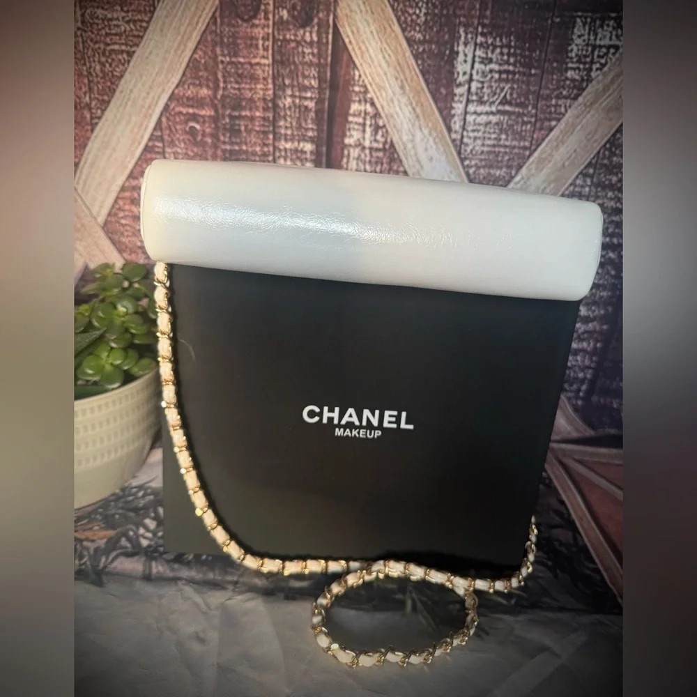 NIB CHANEL Makeup Beauty Bag - Picture 7 of 11